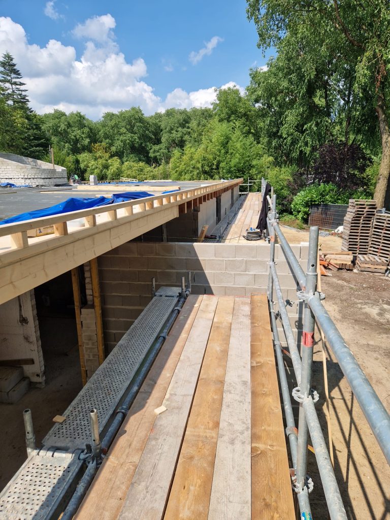 Verbouwen villa, Dakwerkzaamheden door bouwbedrijf MHB Vastgoedprojecten